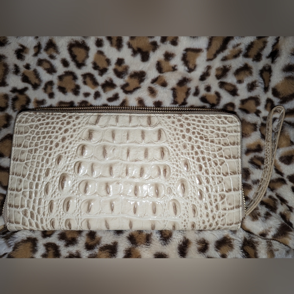 Brahmin Skyler Wallet